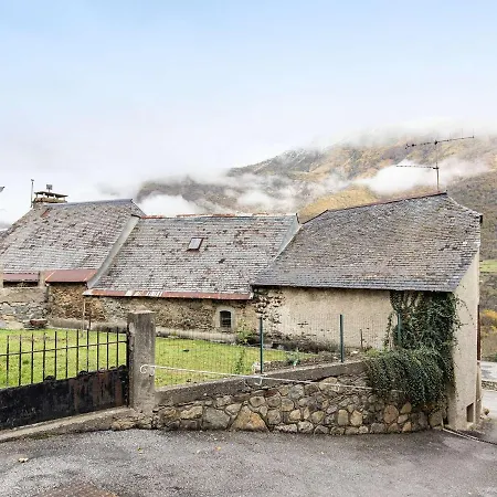 Holiday home Bergerie Pyreneenne Renovee - 4 - 8 Pers. - Jardin - Stationnement Public - 3 Stations De - Fr-1-402-132 *