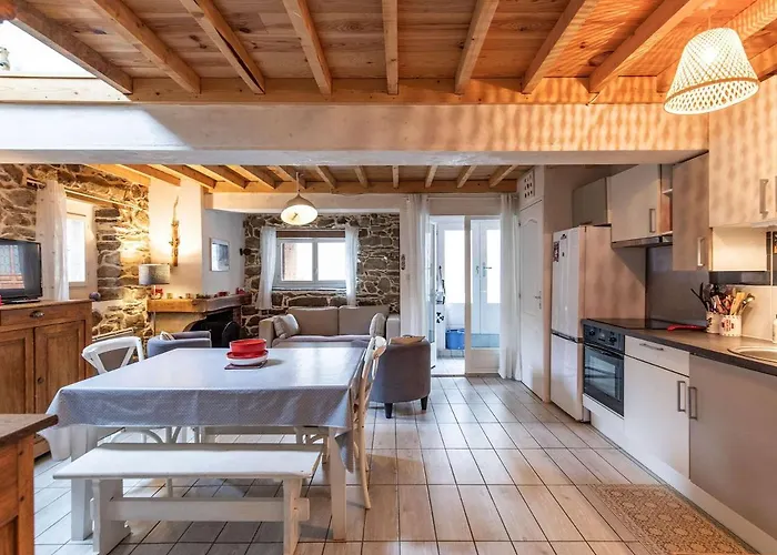 Bergerie Pyreneenne Renovee - 4 - 8 Pers. - Jardin - Stationnement Public - 3 Stations De - Fr-1-402-132 *